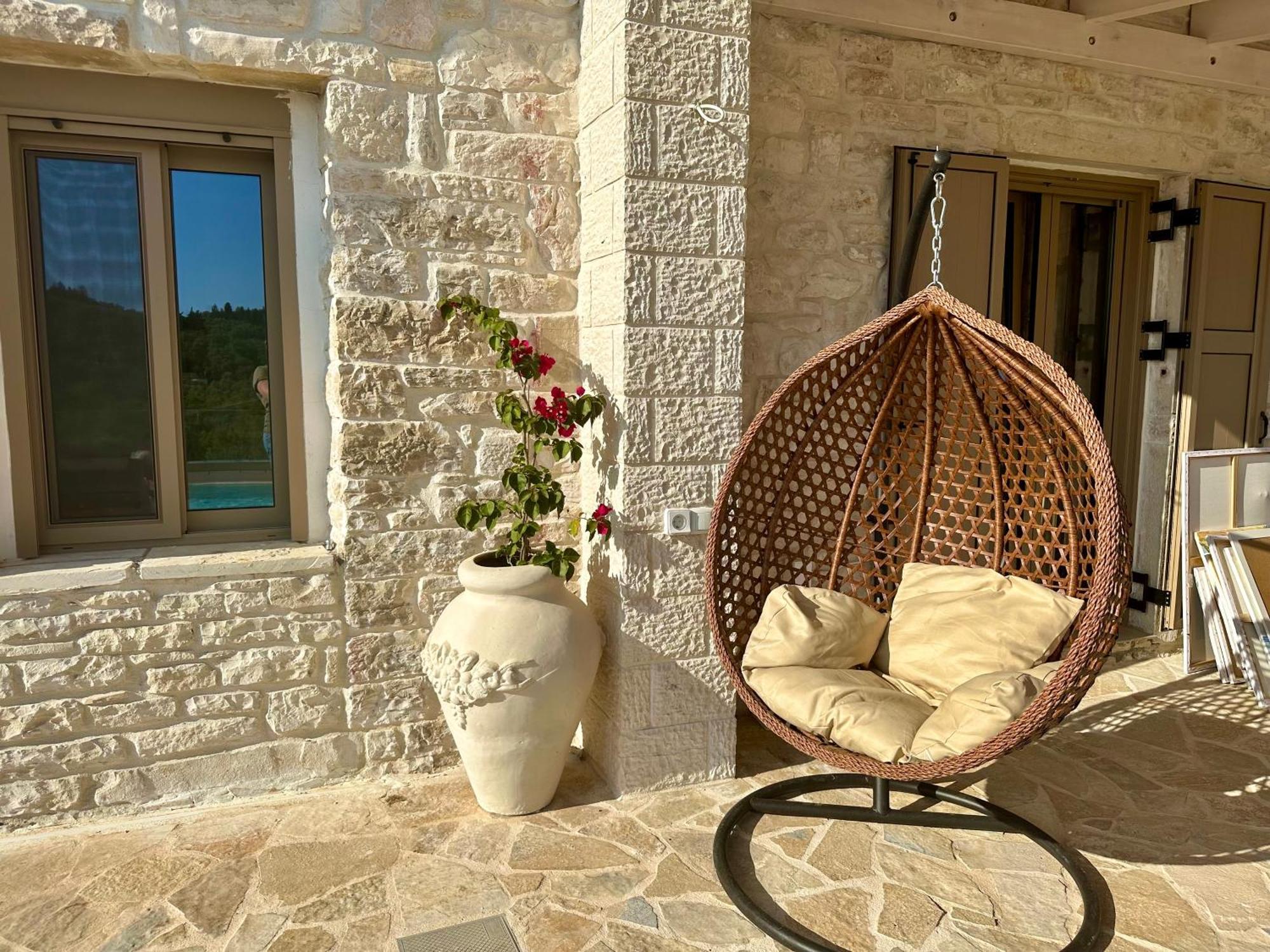 Nikolas Villa Ozias